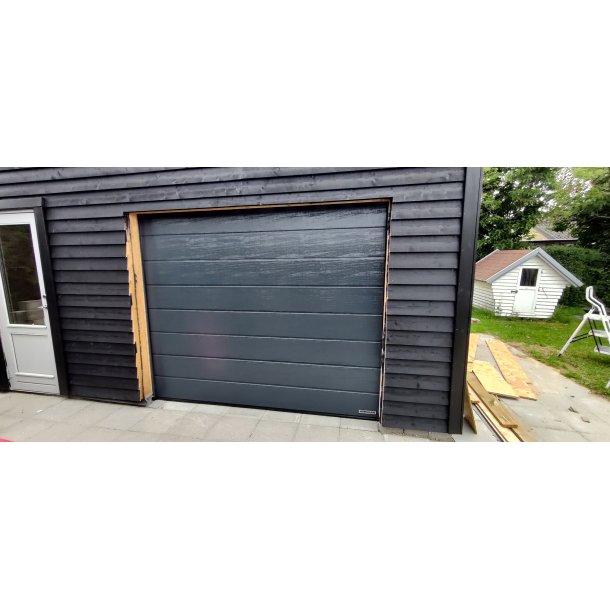 Hrmann rets Port Tilbud med M-Profil og Woodgrain Overflade